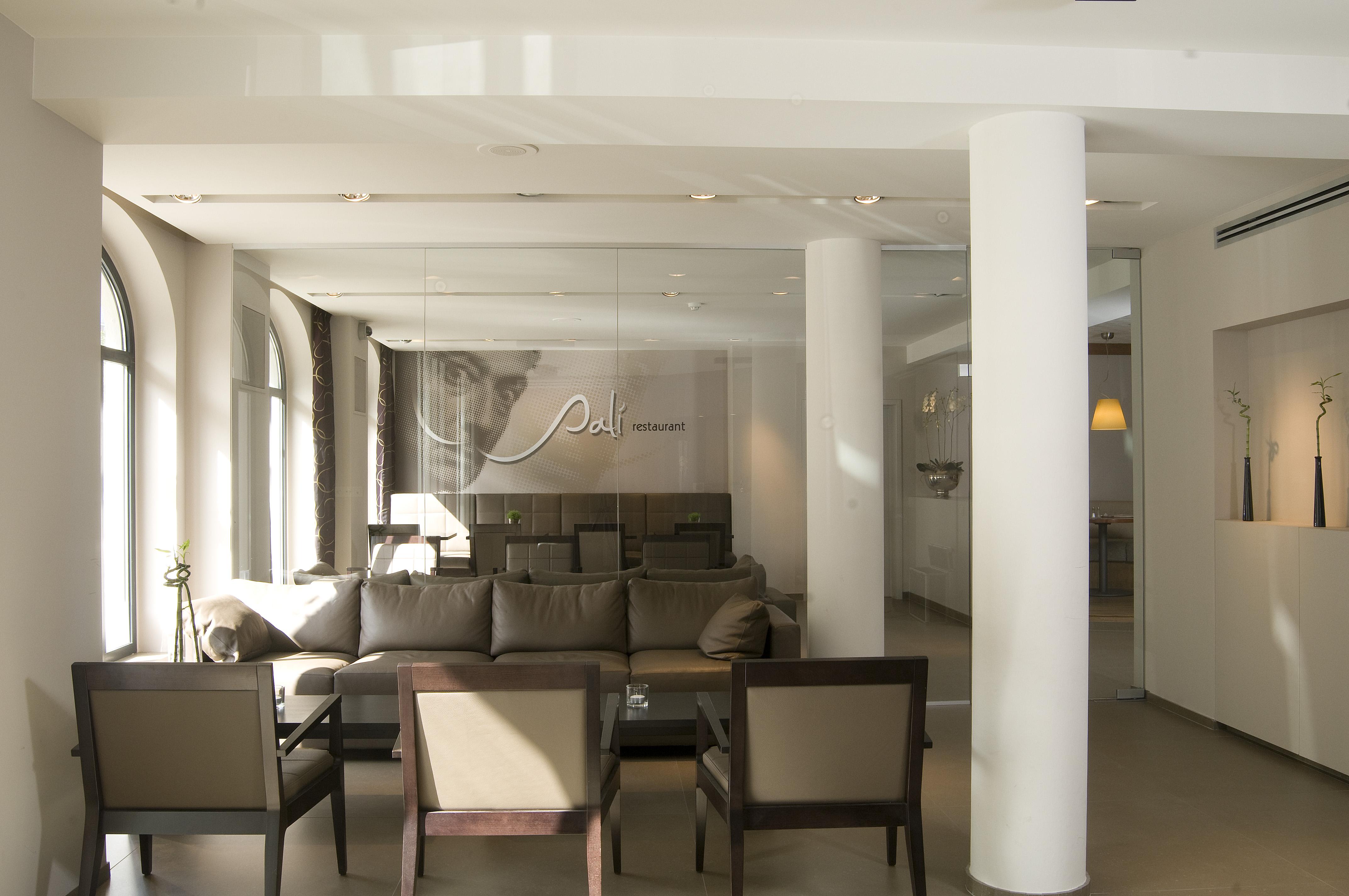Castelnou Aparthotel Гент Екстериор снимка